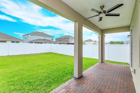 House in Davenport, Florida 4 bedrooms, 230.86 sq.m. № 2151781 - photo 27