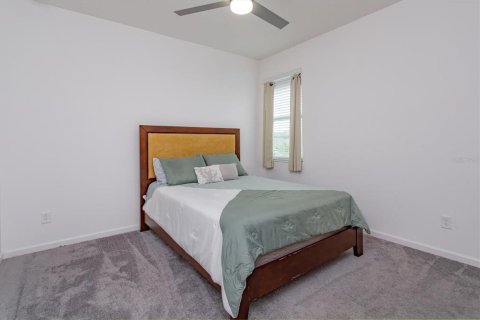 House in Davenport, Florida 4 bedrooms, 230.86 sq.m. № 2151781 - photo 23