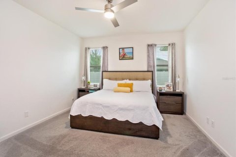 House in Davenport, Florida 4 bedrooms, 230.86 sq.m. № 2151781 - photo 16