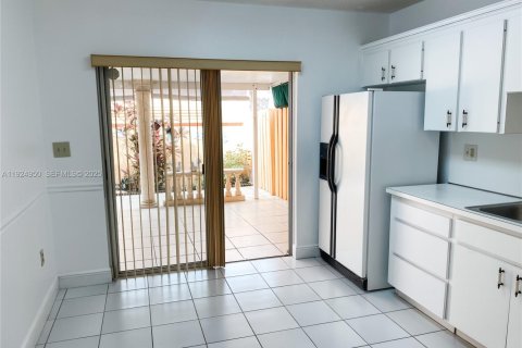 Copropriété à louer à Miami, Floride: 2 chambres, 91.97 m2 № 1983847 - photo 8