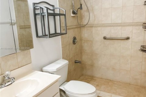Copropriété à louer à Miami, Floride: 2 chambres, 91.97 m2 № 1983847 - photo 16