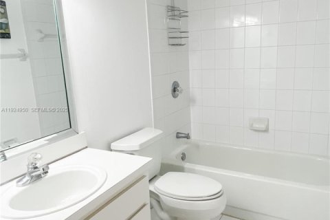 Copropriété à louer à Miami, Floride: 2 chambres, 91.97 m2 № 1983847 - photo 12