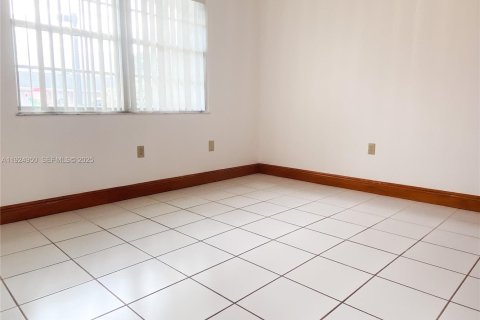 Copropriété à louer à Miami, Floride: 2 chambres, 91.97 m2 № 1983847 - photo 10