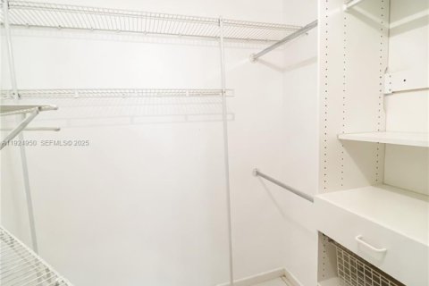 Copropriété à louer à Miami, Floride: 2 chambres, 91.97 m2 № 1983847 - photo 15