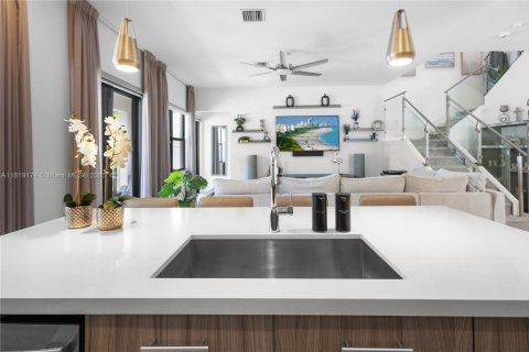 Casa en venta en Miramar, Florida, 4 dormitorios, 251.21 m2 № 1777819 - foto 20