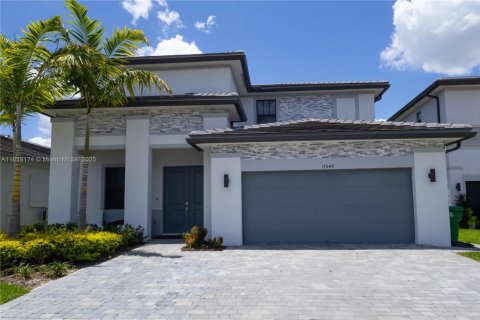 Casa en venta en Miramar, Florida, 4 dormitorios, 251.21 m2 № 1777819 - foto 1