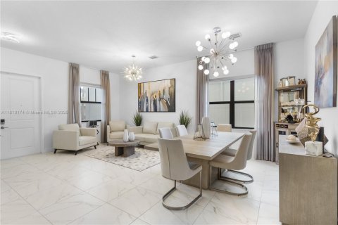 Casa en venta en Miramar, Florida, 4 dormitorios, 251.21 m2 № 1777819 - foto 7