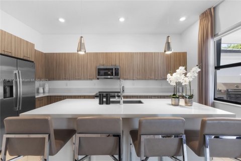 Casa en venta en Miramar, Florida, 4 dormitorios, 251.21 m2 № 1777819 - foto 18
