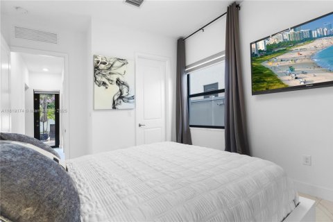 Casa en venta en Miramar, Florida, 4 dormitorios, 251.21 m2 № 1777819 - foto 24
