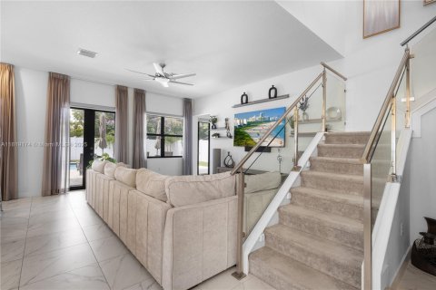 Casa en venta en Miramar, Florida, 4 dormitorios, 251.21 m2 № 1777819 - foto 8