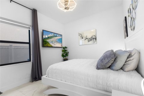 Casa en venta en Miramar, Florida, 4 dormitorios, 251.21 m2 № 1777819 - foto 21
