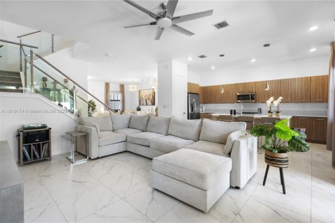 Casa en venta en Miramar, Florida, 4 dormitorios, 251.21 m2 № 1777819 - foto 12