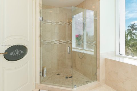 Condo in Sunny Isles Beach, Florida, 3 bedrooms  № 2014753 - photo 9