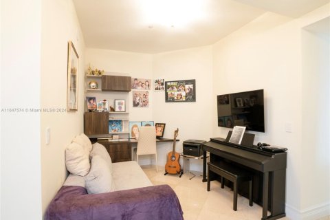 Condo in Sunny Isles Beach, Florida, 3 bedrooms  № 2014753 - photo 20