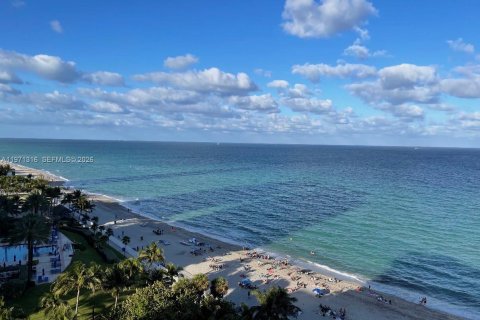 Estudio en el Condominio en Sunny Isles Beach, Florida № 2032888
