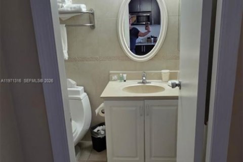 Condominio en venta en Sunny Isles Beach, Florida, 33.44 m2 № 2032888 - foto 7