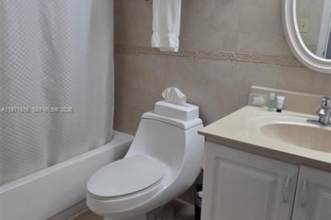 Condominio en venta en Sunny Isles Beach, Florida, 33.44 m2 № 2032888 - foto 9