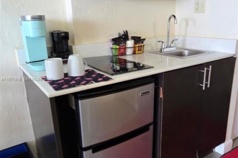 Condominio en venta en Sunny Isles Beach, Florida, 33.44 m2 № 2032888 - foto 11