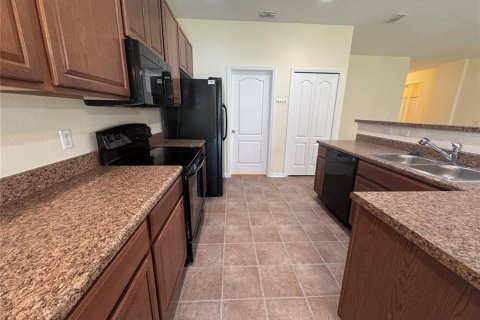 House in Lake Wales, Florida 3 bedrooms, 151.8 sq.m. № 2378100 - photo 9