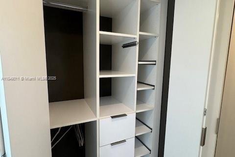 Condominio en alquiler en Miami, Florida, 3 dormitorios, 158.21 m2 № 1852178 - foto 20