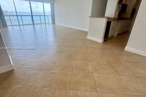 Condominio en alquiler en Miami, Florida, 3 dormitorios, 158.21 m2 № 1852178 - foto 7