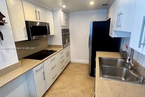 Condominio en alquiler en Miami, Florida, 3 dormitorios, 158.21 m2 № 1852178 - foto 12