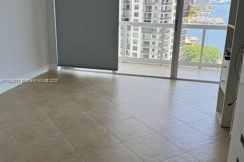 Condominio en alquiler en Miami, Florida, 3 dormitorios, 158.21 m2 № 1852178 - foto 30