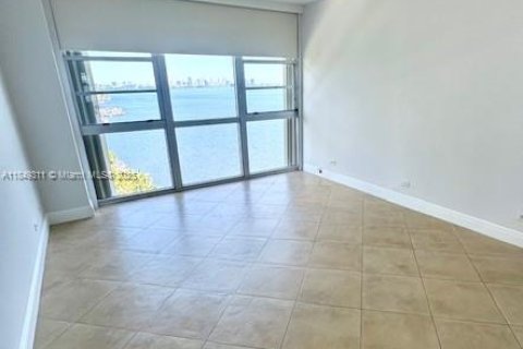 Condominio en alquiler en Miami, Florida, 3 dormitorios, 158.21 m2 № 1852178 - foto 16