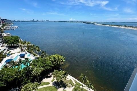 Condominio en alquiler en Miami, Florida, 3 dormitorios, 158.21 m2 № 1852178 - foto 1
