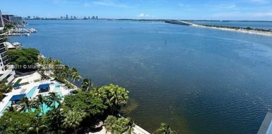 Condominio en Miami, Florida, 3 dormitorios  № 1852178