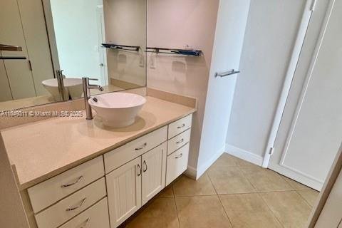 Condominio en alquiler en Miami, Florida, 3 dormitorios, 158.21 m2 № 1852178 - foto 19