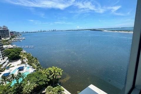 Condominio en alquiler en Miami, Florida, 3 dormitorios, 158.21 m2 № 1852178 - foto 15
