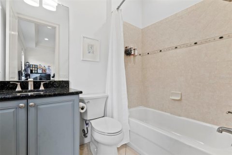 Villa ou maison à vendre à Tampa, Floride: 4 chambres, 324.79 m2 № 2142135 - photo 30