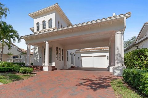 Villa ou maison à vendre à Tampa, Floride: 4 chambres, 324.79 m2 № 2142135 - photo 2