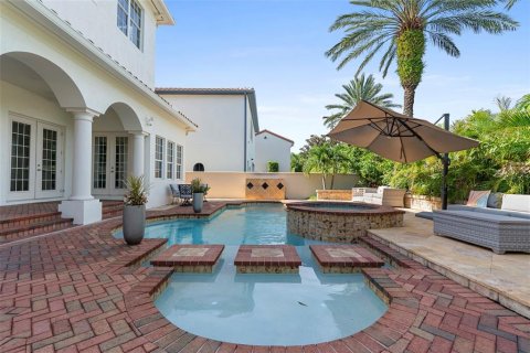 Villa ou maison à vendre à Tampa, Floride: 4 chambres, 324.79 m2 № 2142135 - photo 7