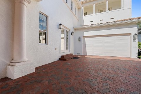 Villa ou maison à vendre à Tampa, Floride: 4 chambres, 324.79 m2 № 2142135 - photo 5
