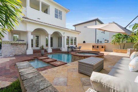 Villa ou maison à vendre à Tampa, Floride: 4 chambres, 324.79 m2 № 2142135 - photo 8