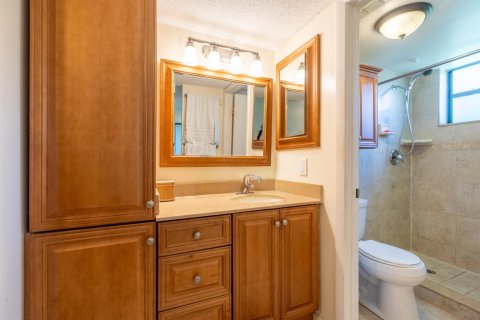 Condo in Plantation, Florida, 2 bedrooms  № 2245608 - photo 15