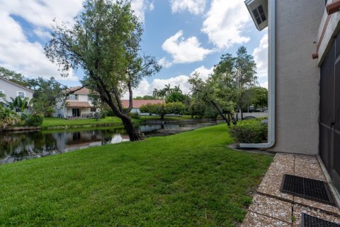 Condo in Plantation, Florida, 2 bedrooms  № 2245608 - photo 28