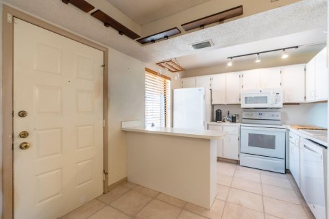 Condo in Plantation, Florida, 2 bedrooms  № 2245608 - photo 2