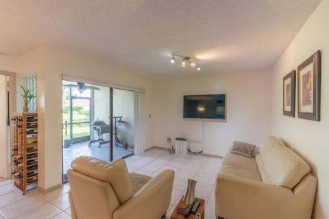 Condo in Plantation, Florida, 2 bedrooms  № 2245608 - photo 10