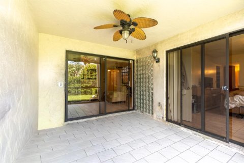 Condo in Plantation, Florida, 2 bedrooms  № 2245608 - photo 23