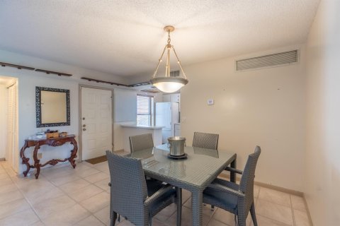 Condo in Plantation, Florida, 2 bedrooms  № 2245608 - photo 6