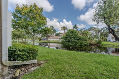 Condo in Plantation, Florida, 2 bedrooms  № 2245608 - photo 27