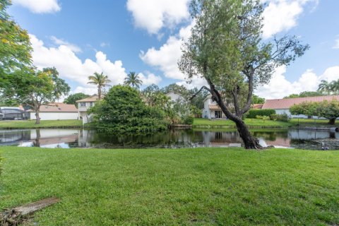 Condo in Plantation, Florida, 2 bedrooms  № 2245608 - photo 25