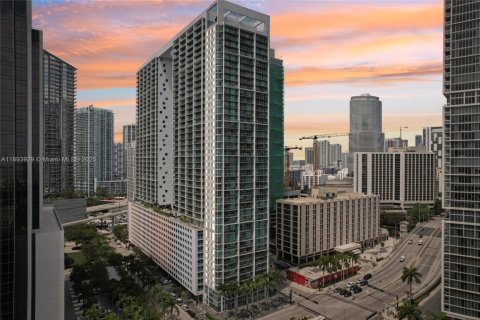Condo in Miami, Florida, 1 bedroom  № 1946600 - photo 22