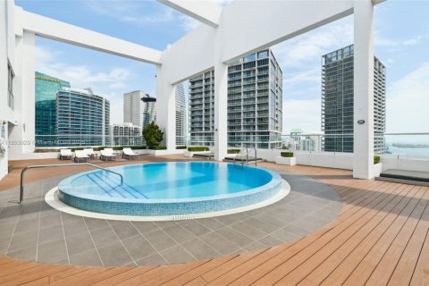 Condo in Miami, Florida, 1 bedroom  № 1946600 - photo 17