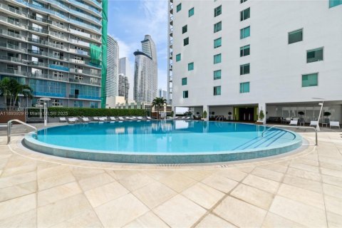 Condo in Miami, Florida, 1 bedroom  № 1946600 - photo 16