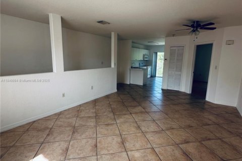 Villa ou maison à louer à Doral, Floride: 3 chambres, 119.84 m2 № 1939889 - photo 6