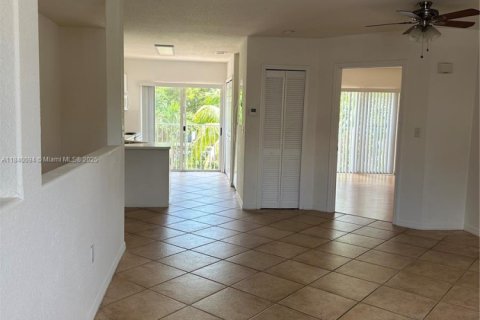 Villa ou maison à louer à Doral, Floride: 3 chambres, 119.84 m2 № 1939889 - photo 8